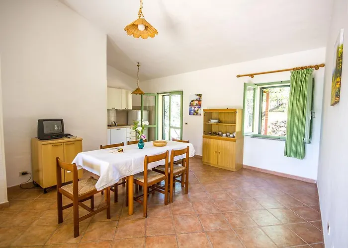 公寓 I Giardini Di Cala D'ambra 圣特奥多罗